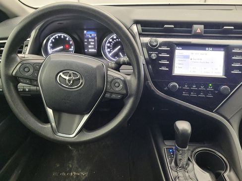 Used 2018 Toyota Camry LE image 22