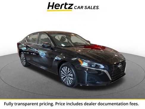 Used 2025 Nissan Altima 2.5 SV FWD image 1