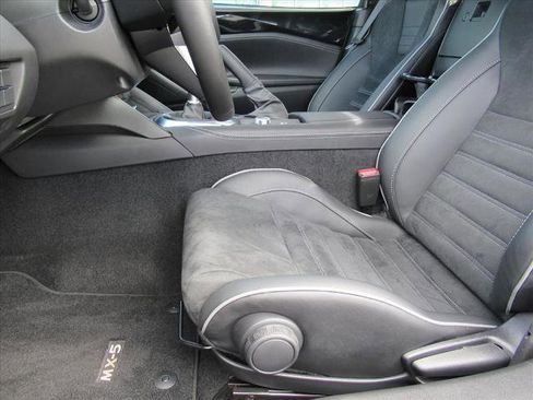 Used 2025 MAZDA MX-5 Miata Club w/ Brembo/BBS Recaro Package image 20