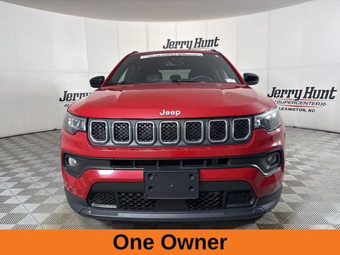 Used 2023 Jeep Compass Latitude image 3