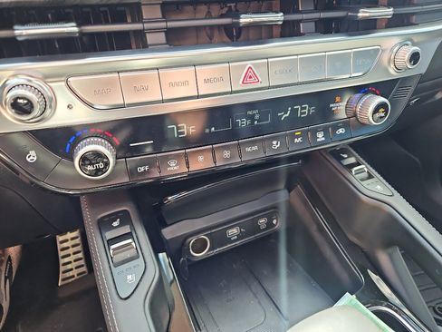 Used 2023 Kia Telluride SX Prestige image 17