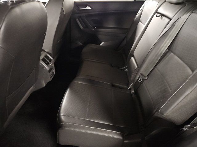 Used 2020 Volkswagen Tiguan SEL w/ Tiguan Three-Row MDO Package FWD image 20
