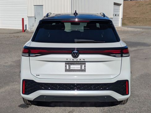 New 2026 Volkswagen Tiguan SE R-Line image 5