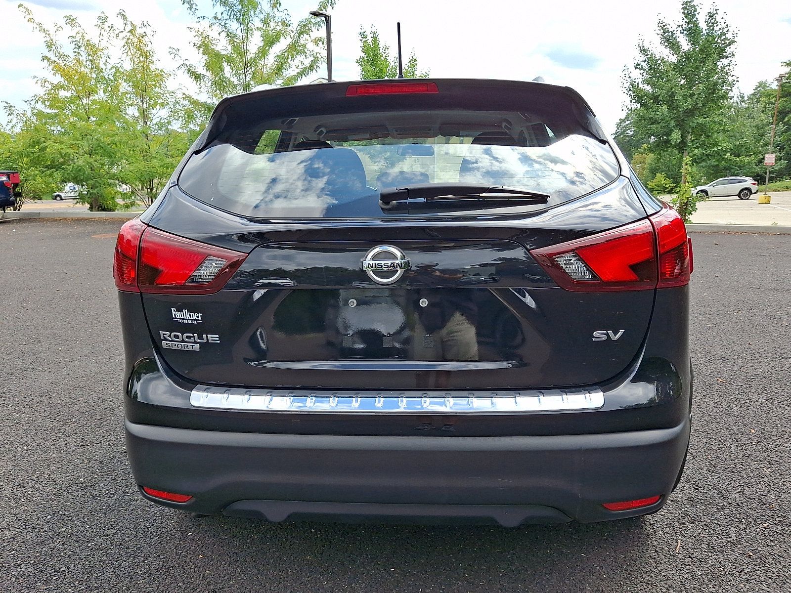 Certified 2017 Nissan Rogue Sport SV w/ SV Premium Package FWD image 5