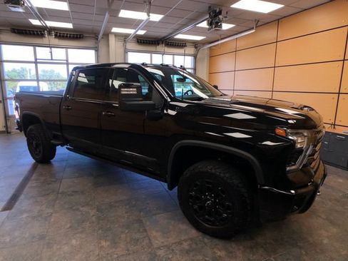 Used 2024 Chevrolet Silverado 2500 High Country w/ Midnight Edition AWD/4WD image 1