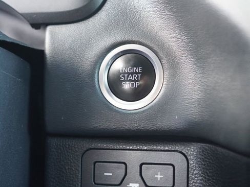 Used 2023 Toyota Tundra Platinum AWD/4WD image 28