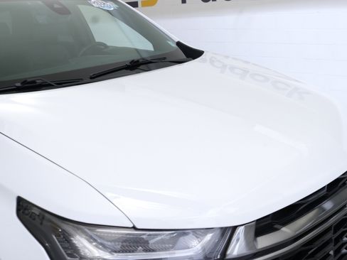 Used 2023 Chevrolet Traverse RS image 11