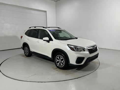 Used 2019 Subaru Forester Premium image 2