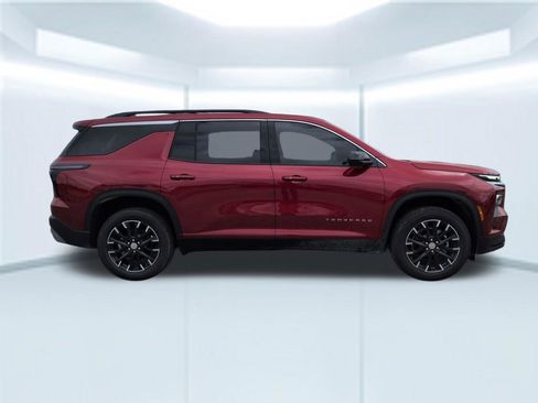 New 2026 Chevrolet Traverse LT w/ Sun and Wheel Package FWD image 7
