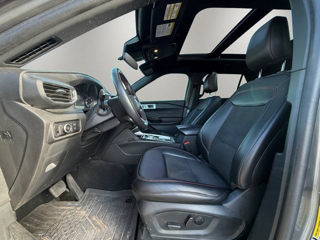 Used 2023 Ford Explorer ST-Line w/ Class IV Trailer Tow Package RWD image 9