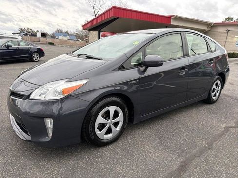 Used 2013 Toyota Prius Four w/ Deluxe Solar Roof Pkg image 3