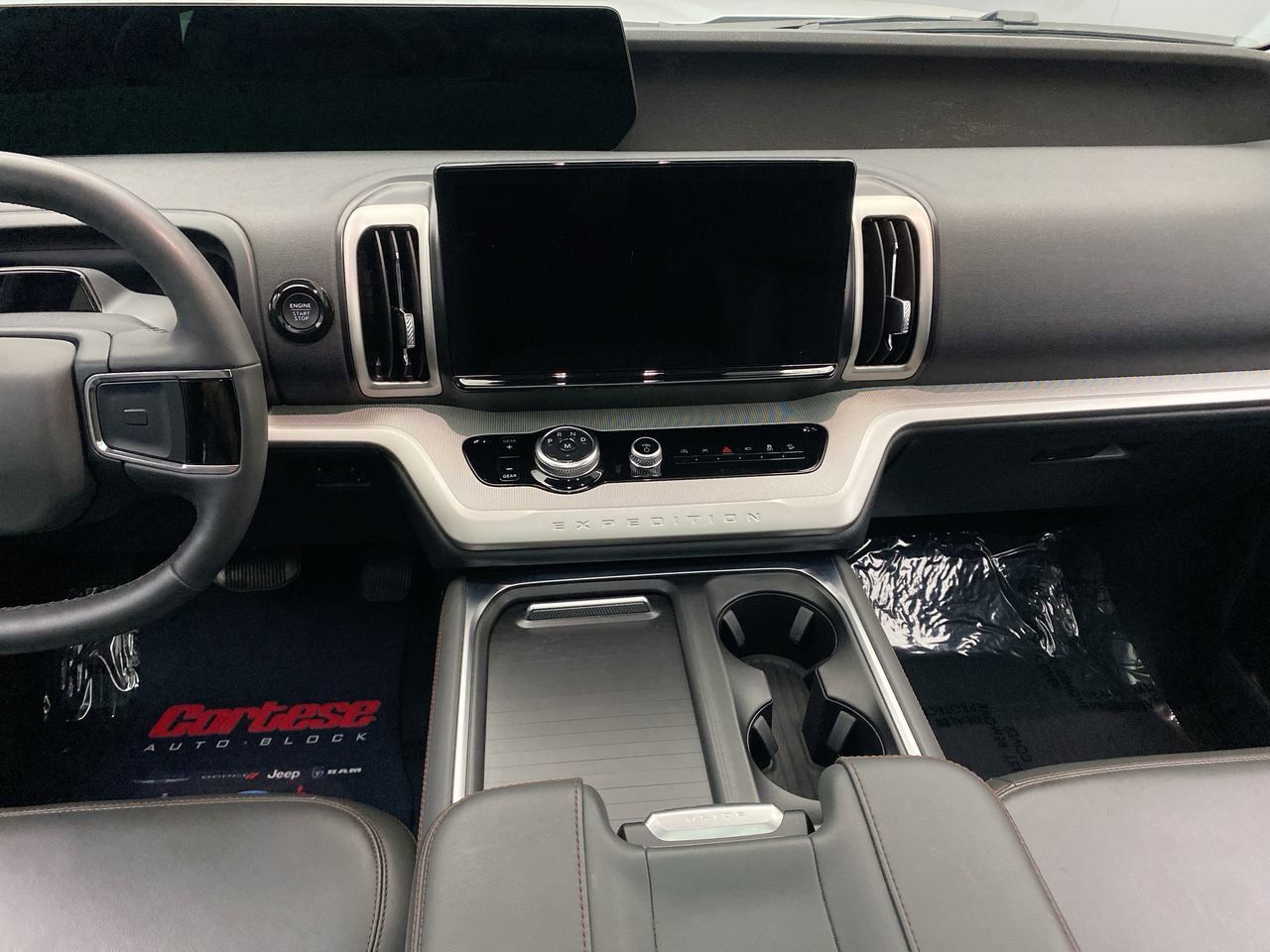 Used 2025 Ford Expedition Active AWD/4WD image 21