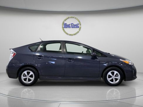 Used 2014 Toyota Prius Three image 6