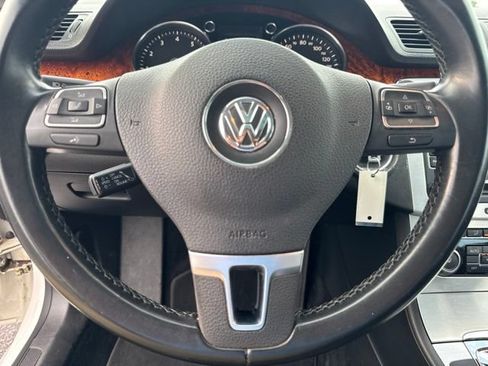 Used 2011 Volkswagen CC Lux FWD image 39