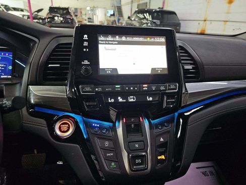 Used 2024 Honda Odyssey Elite image 8