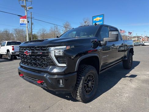 Used 2024 Chevrolet Silverado 2500 ZR2 w/ Technology Package AWD/4WD image 10