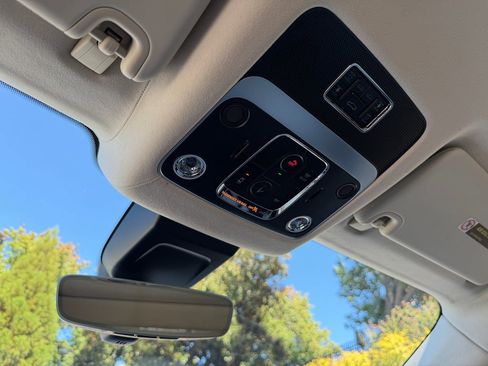 New 2026 Bentley Flying Spur Plug-In Hybrid image 35