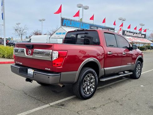 Used 2019 Nissan Titan Platinum Reserve image 4