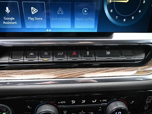 Used 2024 Chevrolet Silverado 1500 LT image 16