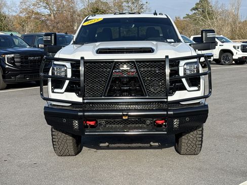 Used 2025 Chevrolet Silverado 2500 ZR2 w/ Technology Package image 3