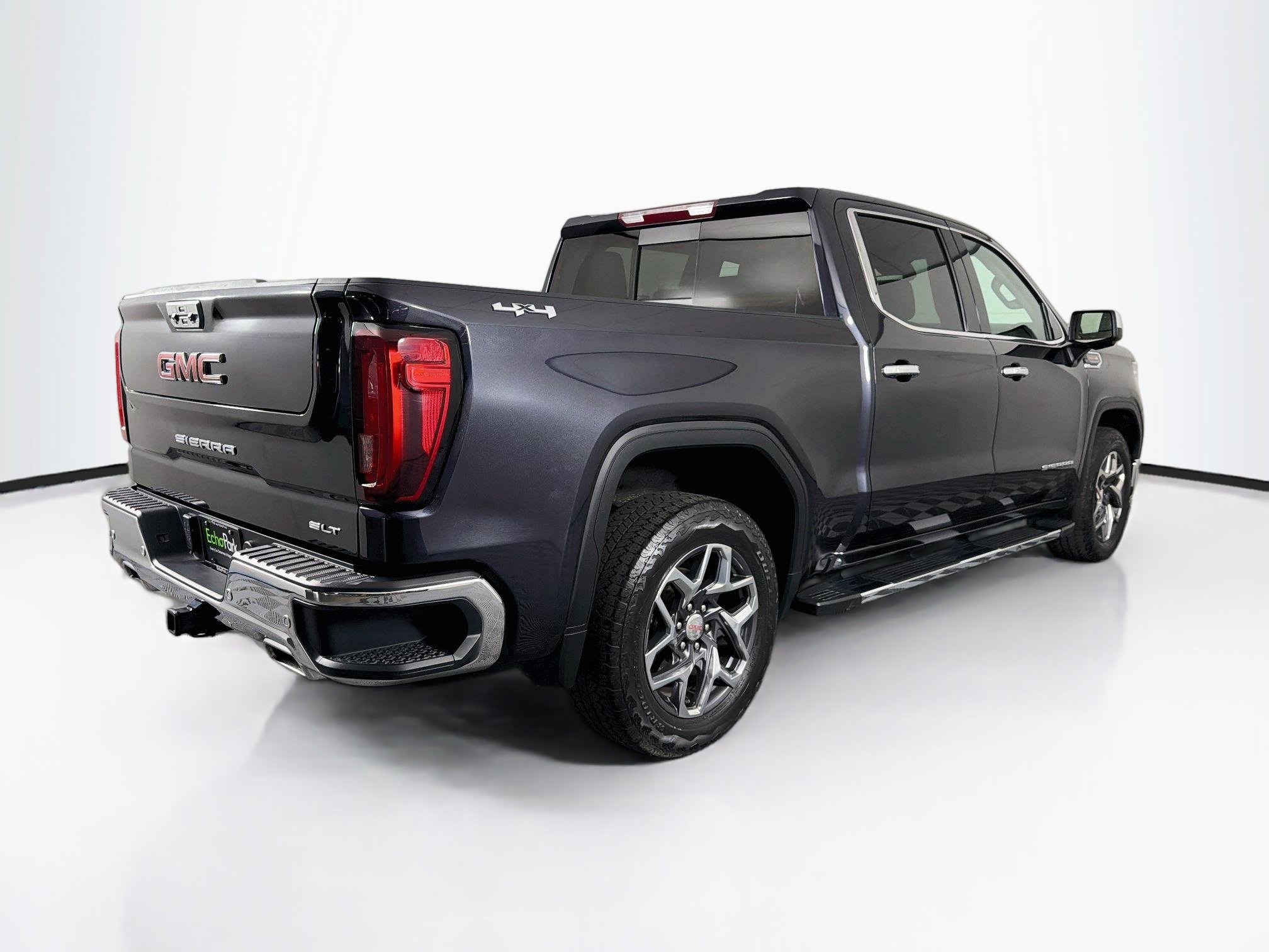 Used 2022 GMC Sierra 1500 SLT w/ SLT Premium Plus Package AWD/4WD image 9