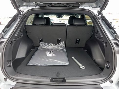 New 2026 Chevrolet Equinox EV LT image 8