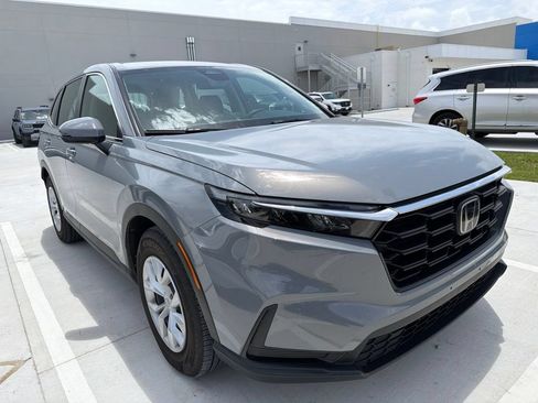 Used 2023 Honda CR-V LX image 3