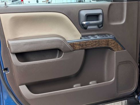 Used 2018 Chevrolet Silverado 1500 LT w/ All Star Edition AWD/4WD image 10