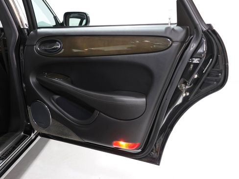 Used 1998 Jaguar XJ8 RWD image 44