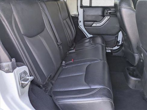 Used 2016 Jeep Wrangler Unlimited Sahara w/ Dual Top Group image 18