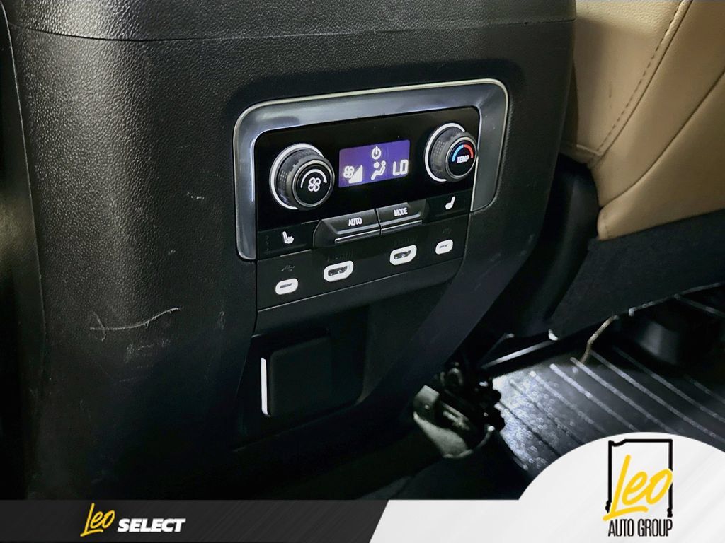 Used 2021 Chevrolet Suburban Premier w/ Premium Package AWD/4WD image 31