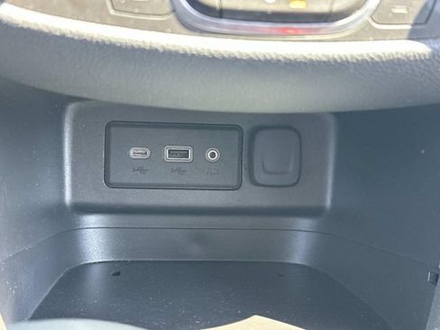 Used 2019 Chevrolet Equinox LT AWD/4WD image 25