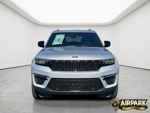 New 2025 Jeep Grand Cherokee Limited w/ Luxury Tech Group II image 5