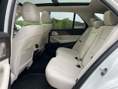 Used 2022 Mercedes-Benz GLE 350 4MATIC image 3