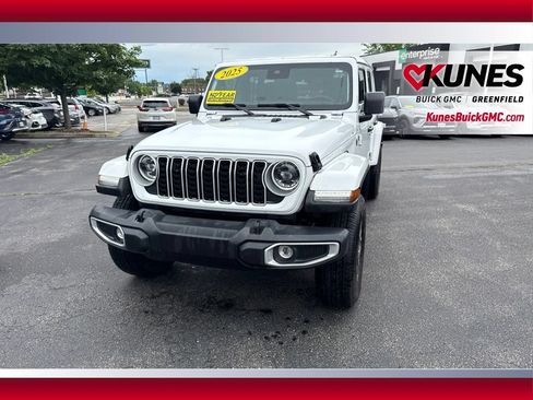 Used 2025 Jeep Wrangler Unlimited Sahara AWD/4WD image 15