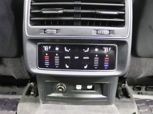 Used 2020 Audi Q7 3.0T Prestige w/ Prestige Package image 19