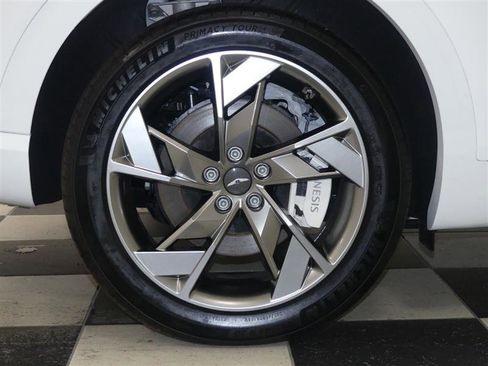 Used 2025 Genesis Electrified GV70 Advanced w/ Prestige Package image 40