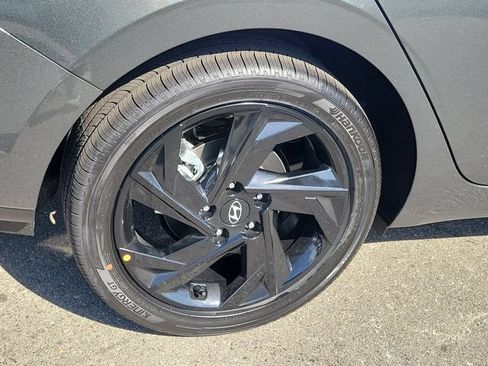 New 2026 Hyundai Elantra SEL Sport FWD image 30