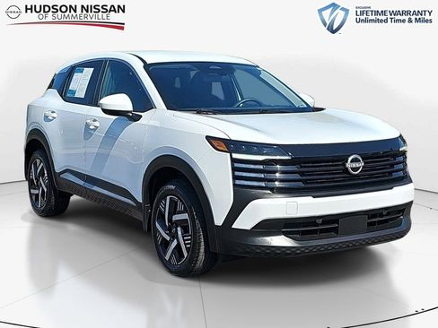Used 2025 Nissan Kicks SV FWD image 1