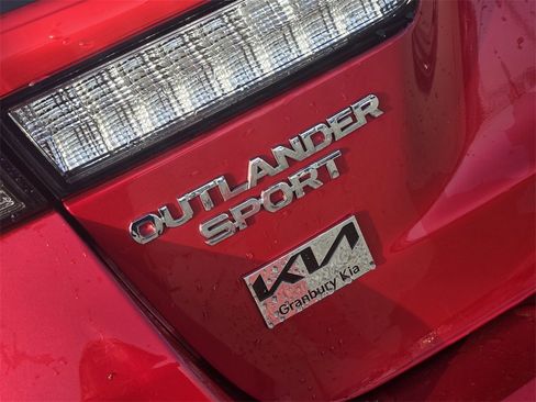 Used 2021 Mitsubishi Outlander Sport SE image 9