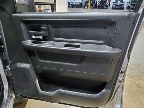 Used 2024 RAM 2500 Tradesman w/ Chrome Appearance Group image 16