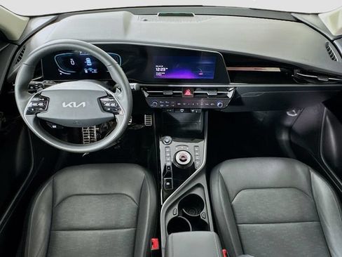 Used 2023 Kia Niro SX Touring FWD image 24