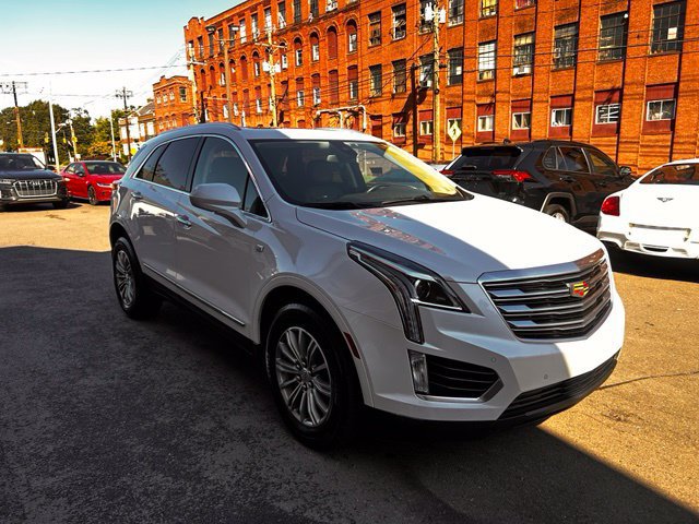 Used 2018 Cadillac XT5 Luxury w/ Driver Awareness Package AWD/4WD image 3
