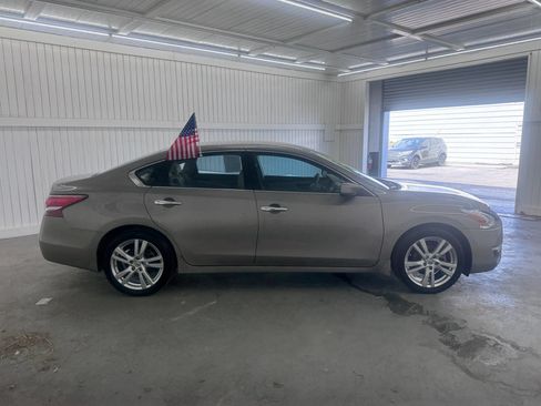 Used 2015 Nissan Altima 2.5 S w/ Power Driver Seat Package FWD image 4