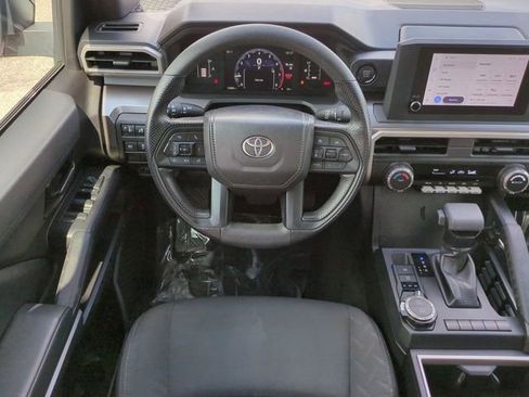 Used 2025 Toyota Tacoma SR5 AWD/4WD image 16