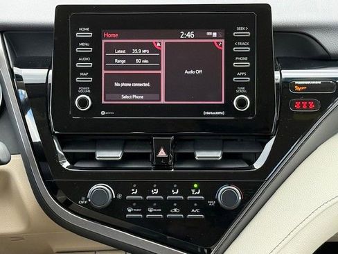 Used 2021 Toyota Camry LE image 19