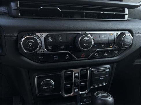 Used 2024 Jeep Wrangler Unlimited Sahara w/ Technology Group image 24