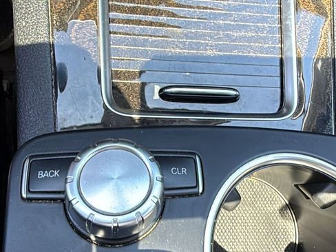 Used 2015 Mercedes-Benz GLK 350 4MATIC image 38