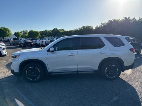 Used 2025 Honda Pilot EX-L image 4