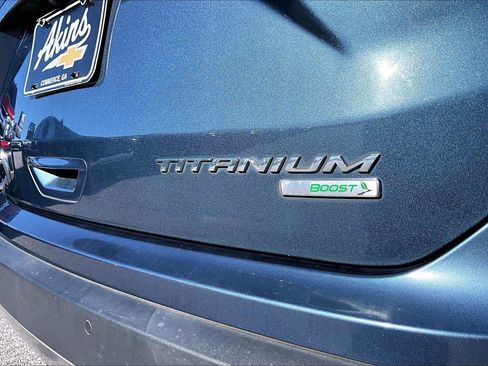 Used 2019 Ford Edge Titanium image 18